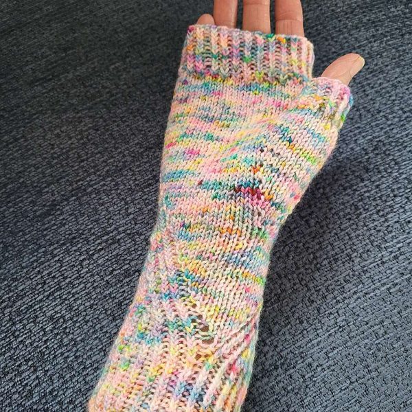 Myfanwy knit her small mitt in The Wool Shed UK merino sock in colour Block party